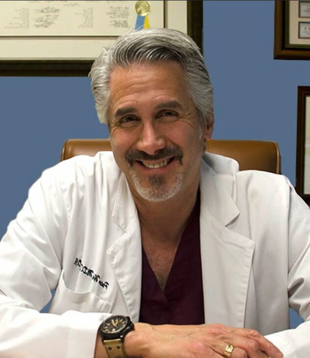 Médico Proctologista Tiago Pereira